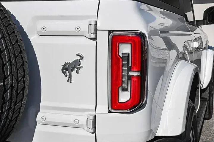 $38988 : Ford Bronco 2023 4x4 Base 2d image 9