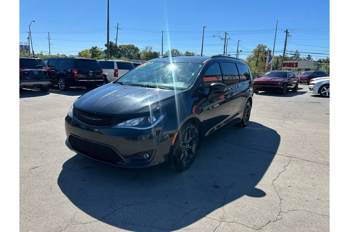 $7980 : 2018 Pacifica Touring L Plus image 6