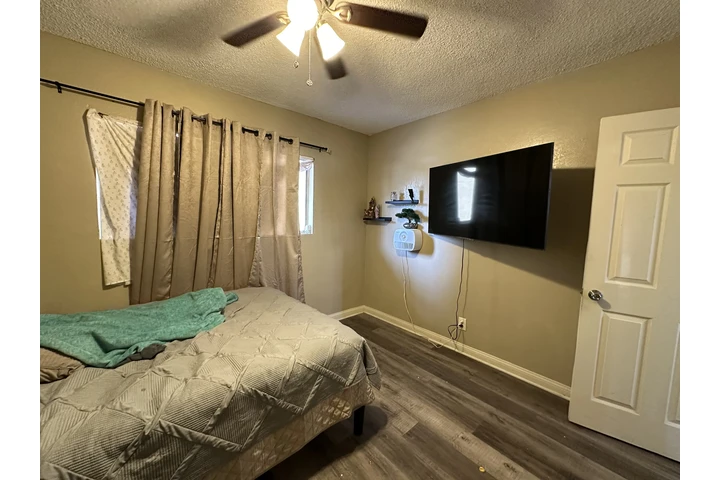 $1000 : Rento un cuarto image 1
