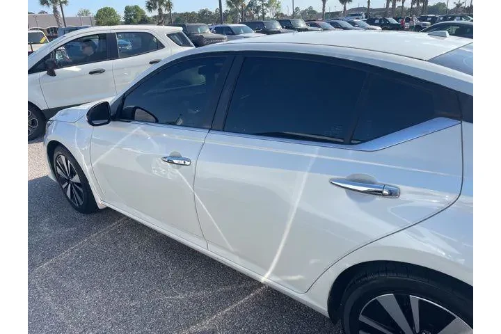 $17148 : Nissan Altima 2021 2.5 SV 4d image 9