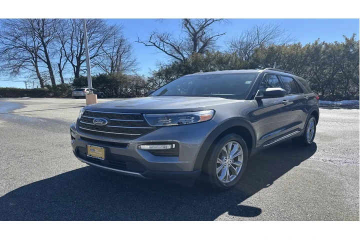 $35985 : Ford Explorer 2023 AWD XLT 4 image 2