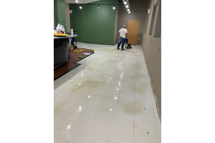 Lalis Cleaning Service LLC image 8