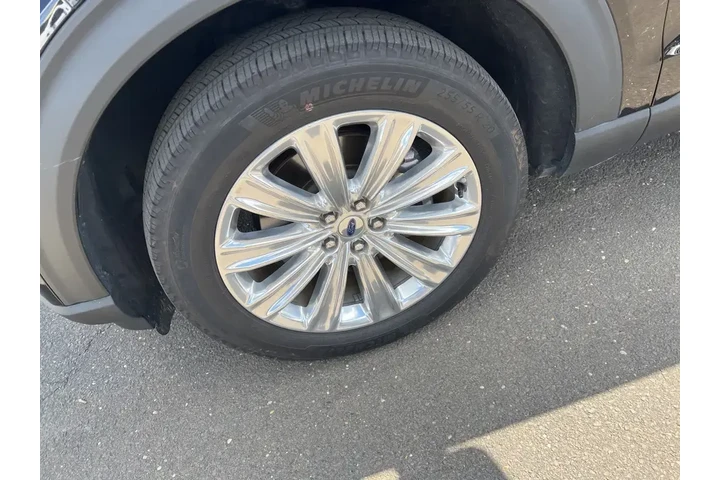 $34000 : Ford Explorer Hybrid 2022 AW image 9