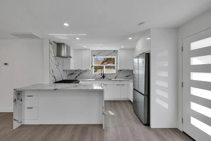 $950 : Ready home for rent image 1