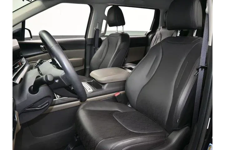 $34991 : Kia Carnival 2025 LX 4dr Min image 10