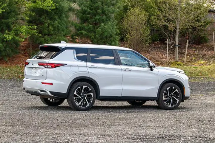 $21195 : Mitsubishi Outlander 2024 AW image 9