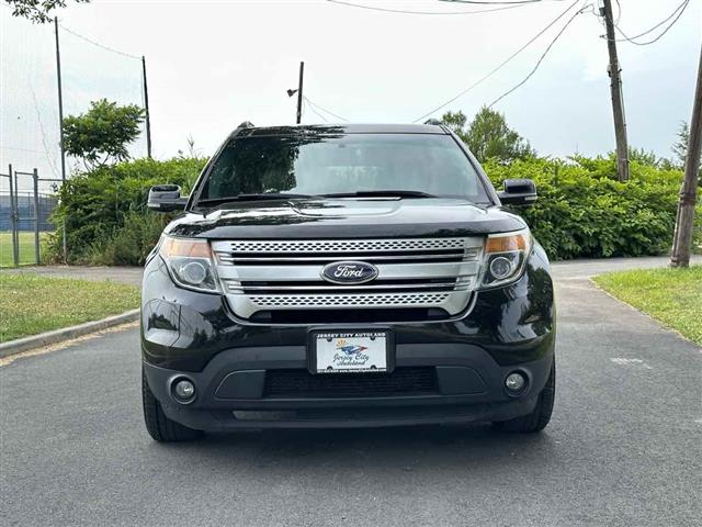 2013 Explorer XLT image 2