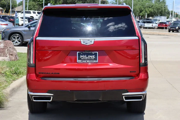 $64545 : 2021 Escalade ESV Premium Lux image 9