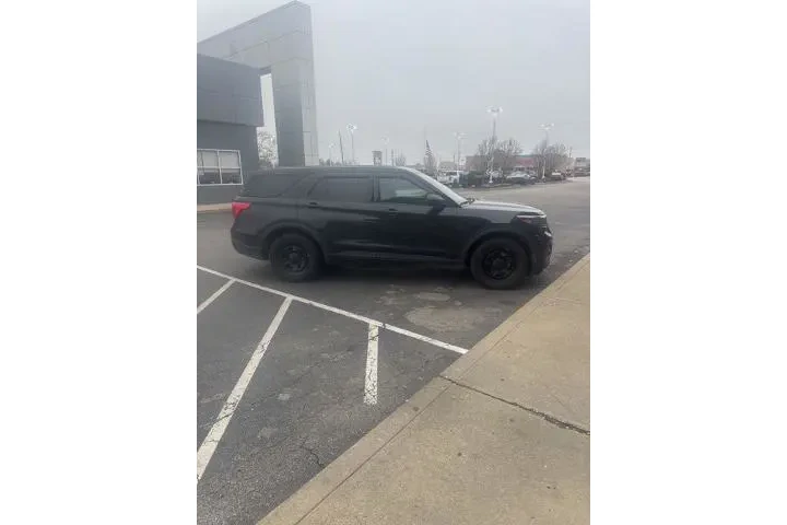 $15995 : Ford Explorer 2021 AWD Polic image 4