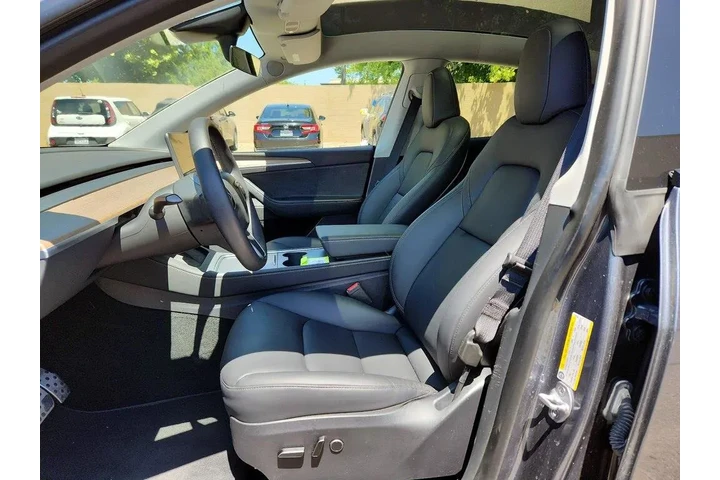 $33998 : Tesla Model Y 2023 AWD Long image 10