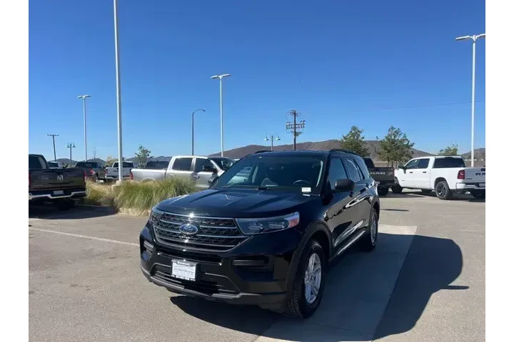 $31815 : Ford Explorer 2023 AWD XLT 4 image 4