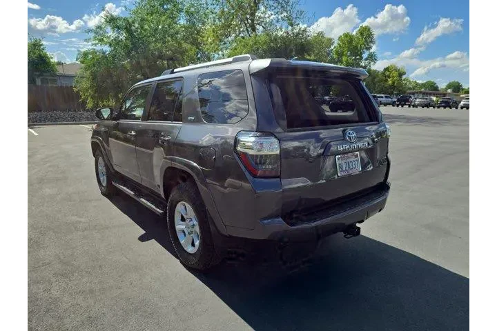 $29995 : Toyota 4Runner 2019 4x4 SR5 image 5
