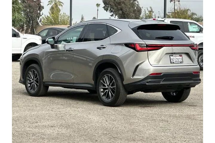 $37945 : Lexus NX 350 2023 AWD 4dr Cr image 5