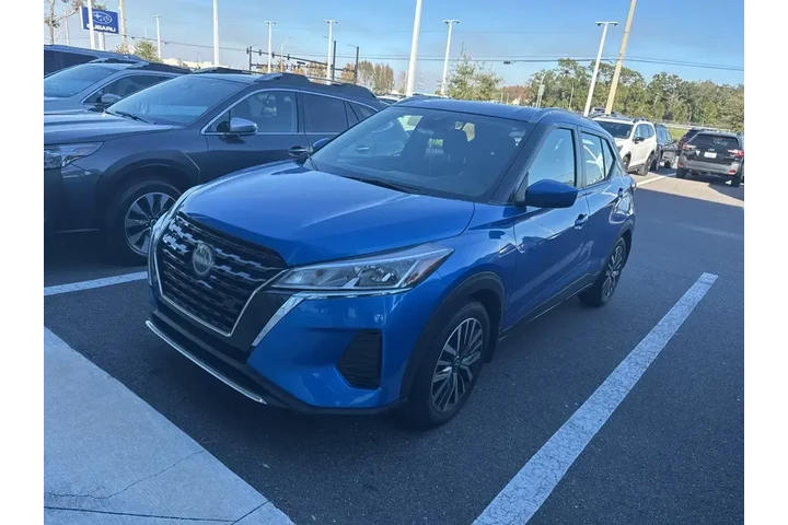 $17352 : Nissan Kicks 2023 SV 4dr Cro image 1