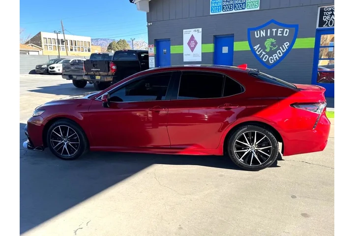 2021 Camry SE image 8