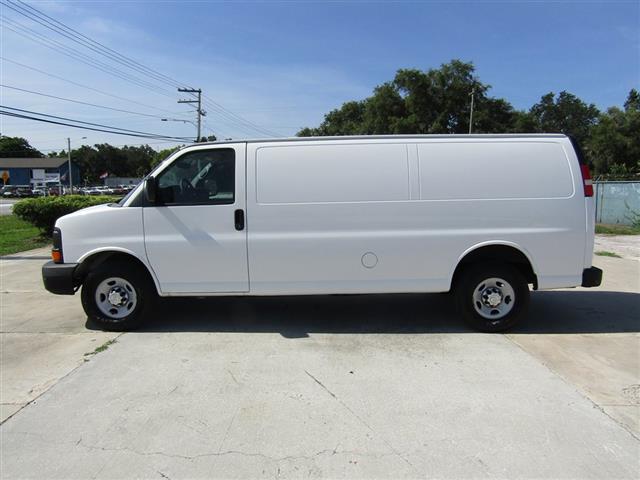 $17995 : 2015 G2500 Vans image 10