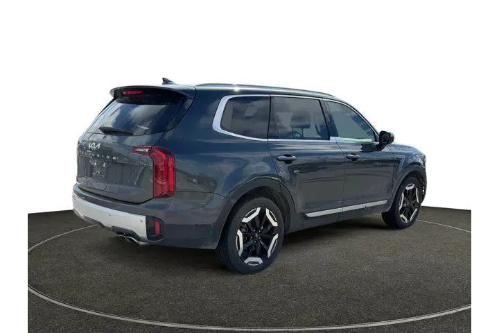 $31479 : Kia Telluride 2024 S 4dr SUV image 5