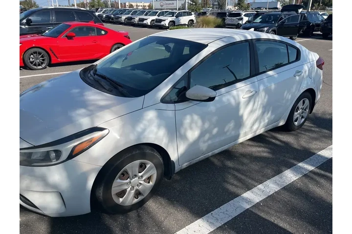 $8392 : Kia Forte 2017 LX 4dr Sedan image 1
