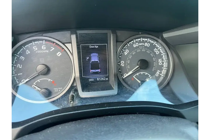 $27229 : Toyota Tacoma 2016 4x2 SR5 V image 9