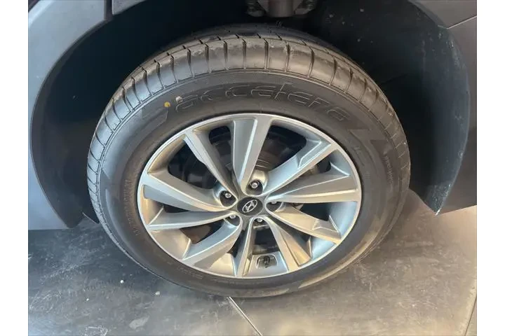 $14495 : Hyundai SANTA FE 2020 SEL 4d image 10