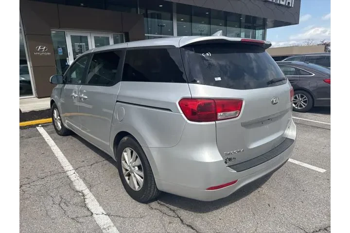 $12977 : Kia Sedona 2017 LX 4dr Mini- image 3