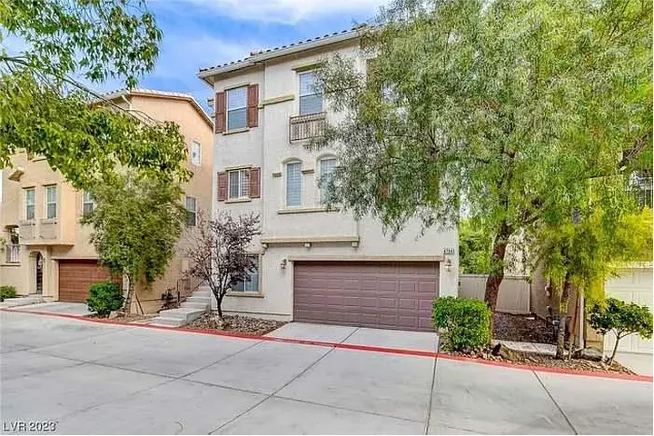 $2000 : Casa De Renta NW Las Vegas 891 image 2