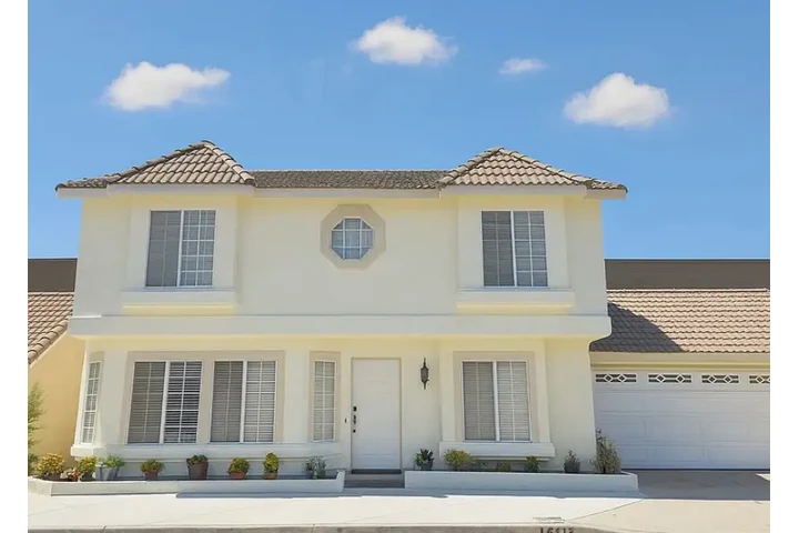 $2300 : Casa De Renta En Paramount CA image 1