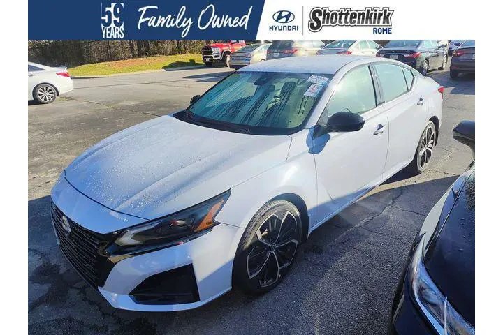 $25120 : Nissan Altima 2023 2.5 SR 4d image 1