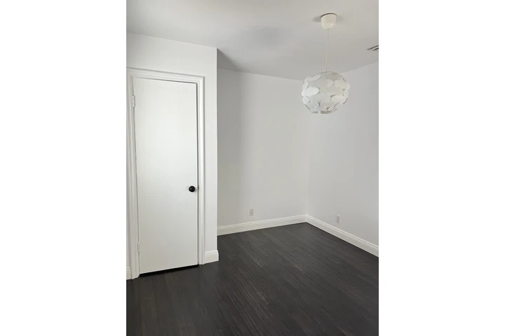 $1100 : Habitación privada disponible image 2