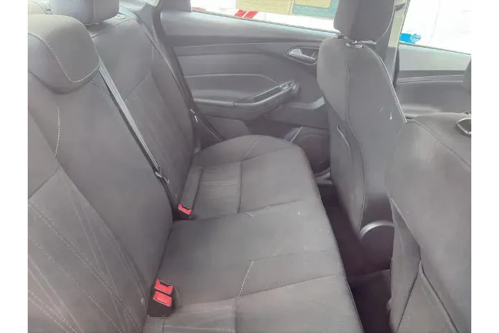 $8977 : Ford Focus 2016 SE 4dr Sedan image 3