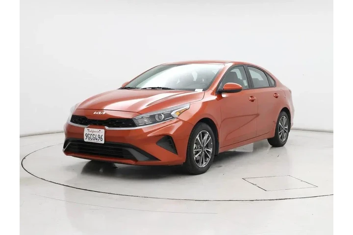 $17998 : Kia Forte 2023 LXS 4dr Sedan image 4