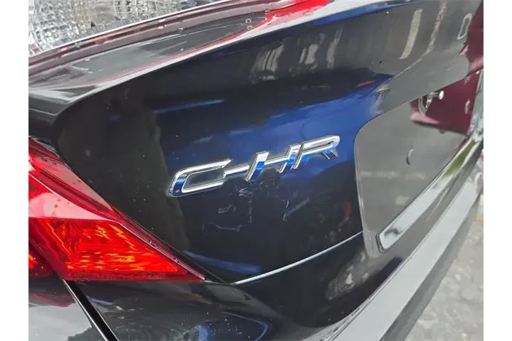 $13590 : Toyota C-HR 2021 XLE 4dr Cro image 6