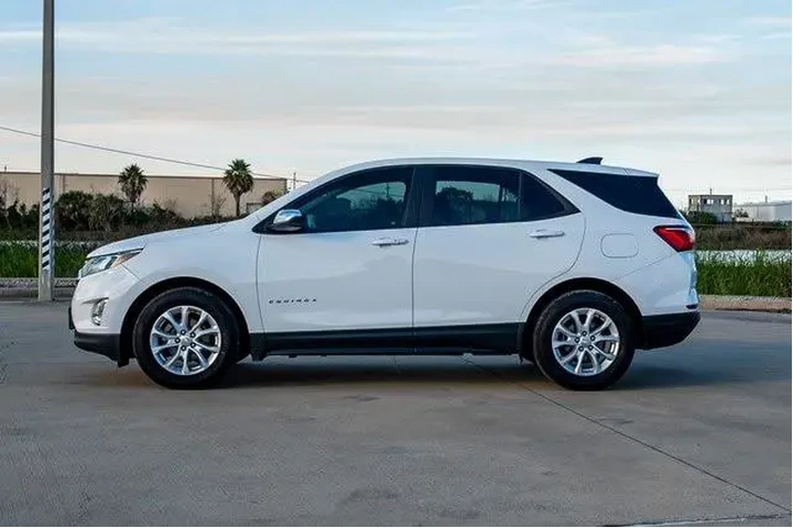 $10955 : Chevrolet Equinox 2020 LS 4d image 7