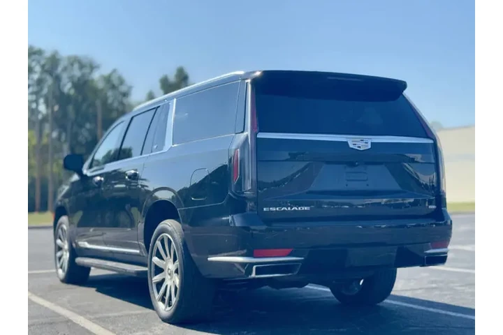 $45999 : 2022 Escalade ESV Premium Lux image 5