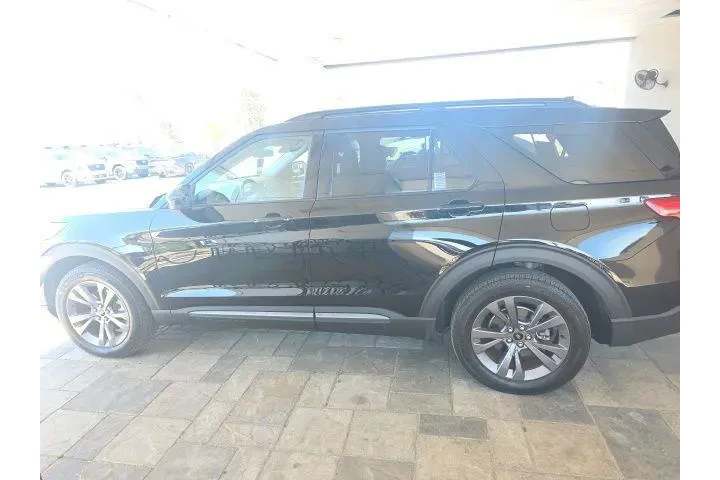 $33982 : Ford Explorer 2023 AWD XLT 4 image 6