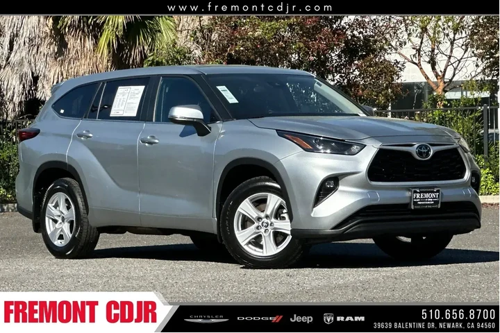 $29998 : Toyota Highlander 2023 L 4dr image 1