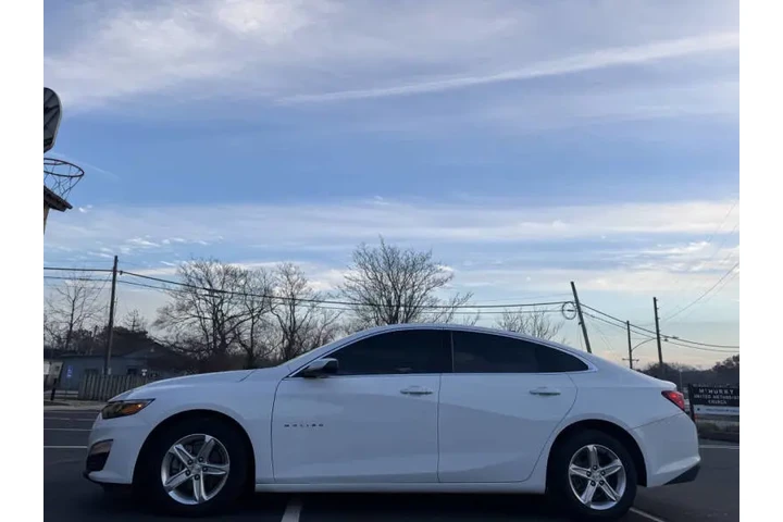 $9999 : 2022 Malibu LS Fleet image 5