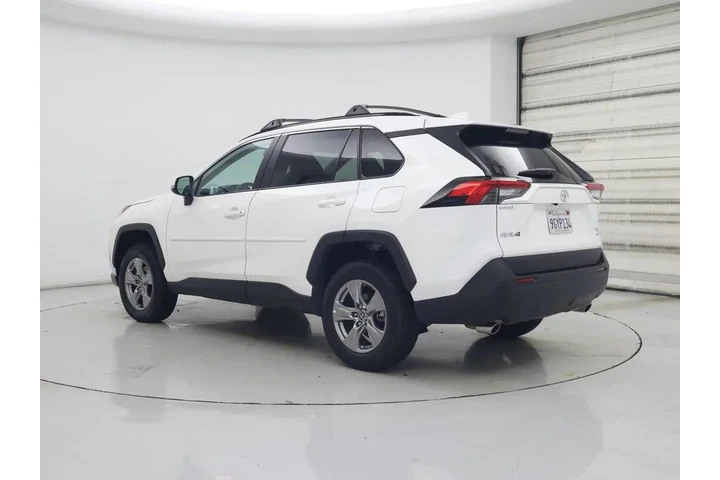$33998 : Toyota RAV4 2023 AWD XLE 4dr image 2