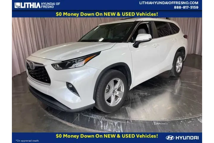 $30299 : Toyota Highlander 2023 LE 4d image 1
