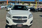 $8569 : 2015 Trax LS thumbnail