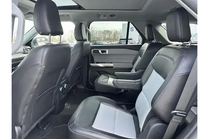 $33494 : Ford Explorer 2023 AWD XLT 4 image 10