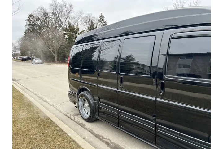 $1 : 2014 GMC Savana 1500 image 10