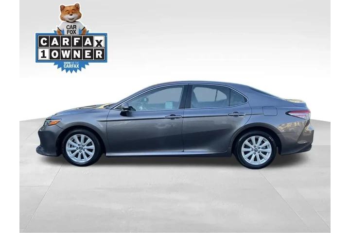 $18990 : 2018 Camry LE image 2