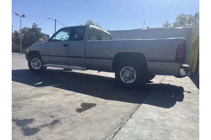 $6000 : 1996 Ram 2500 Laramie SLT image 5