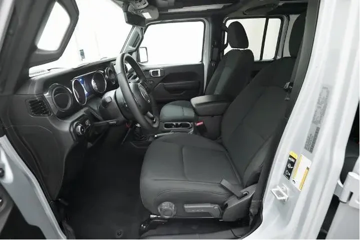 $33998 : Jeep Wrangler 2023 4x4 Sport image 7