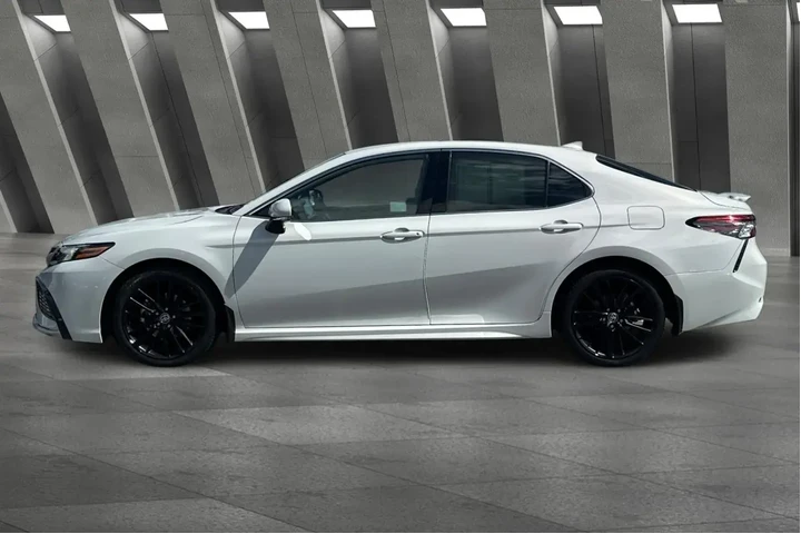 $22200 : Toyota Camry Hybrid 2023 XSE image 10