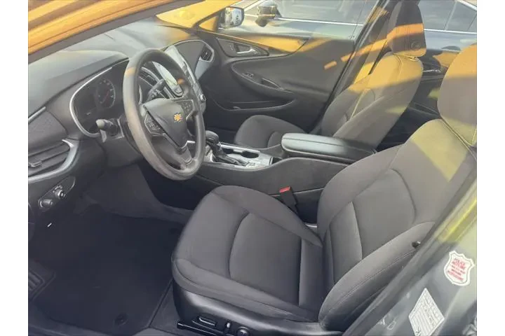 $14399 : Chevrolet Malibu 2023 LT 4dr image 8