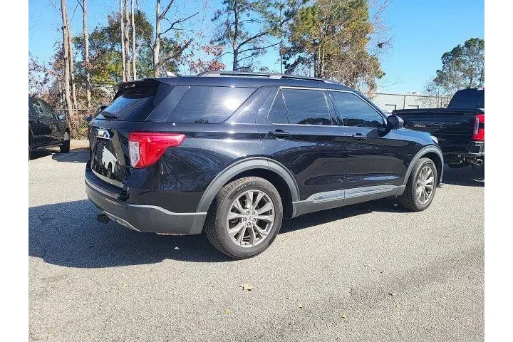 $33966 : Ford Explorer 2022 XLT 4dr S image 2