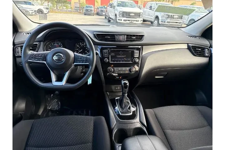 $17900 : Nissan Rogue Sport 2020 S 4d image 5