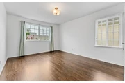 $2600 : Spacious Yard thumbnail